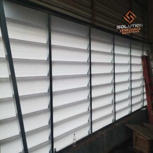 Venezianas Industriais Mais Conforto Venezianas Industriais Mais Conforto com ventilação e controle térmico Solution