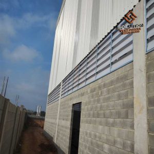 Veneziana Industrial Iluminação Certa Veneziana Industrial Iluminação Certa para galpões com luz natural e eficiência