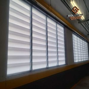 Venezianas Industriais para fábricas reduzindo custos operacionais com ventilação e iluminação natural eficiente
