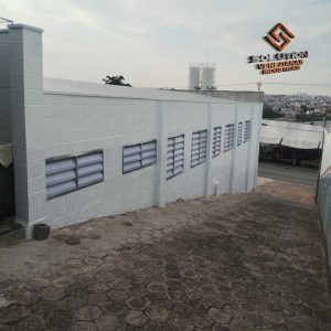 Veneziana Industrial Eficaz e Moderna Veneziana Industrial Eficaz e Moderna com design inovador para ventilação e iluminação industrial