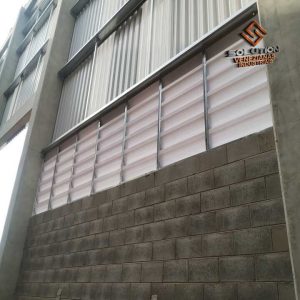 Venezianas Industriais reduza o calor em diferentes setores com solução eficiente e conforto térmico