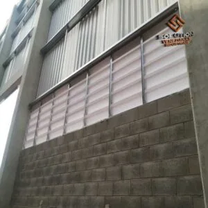 Venezianas Industriais reduza o calor em diferentes setores com solução eficiente e conforto térmico