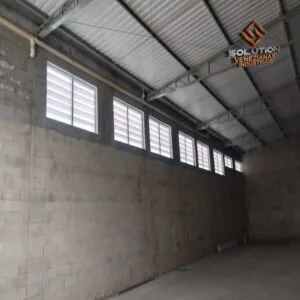Veneziana Industrial Por que Escolher? Veneziana Industrial Por que Escolher? Ventilação e iluminação natural para galpões e indústrias