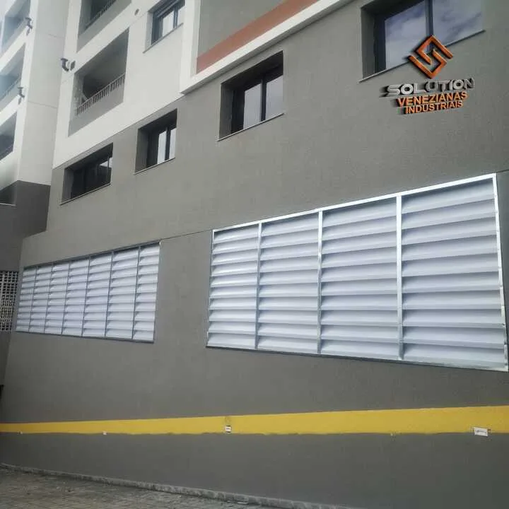 venezianas industriais luz natural