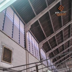 Veneziana Industrial Ambiente Arejado Veneziana Industrial Ambiente Arejado para galpões e instalações da Solution