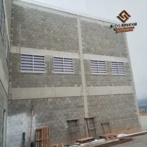 Veneziana Industrial Em Seu Ambiente Veneziana Industrial Maior Eficiência – Redução da Necessidade de Manutenção com solução da Solution