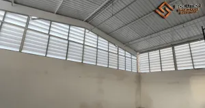 Veneziana Industrial para indústrias modernas Adaptação da Veneziana Industrial para indústrias modernas e diferentes tipos de ambientes industriais