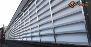 Vantagens da Veneziana Industrial O que são Venezianas Industriais e como melhoram a ventilação e iluminação em projetos da Solution