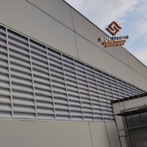 Veneziana Industrial Mais Eficiência Iluminação Natural e Redução de Custos Energéticos Veneziana Industrial Mais Eficiência com iluminação natural e economia de energia