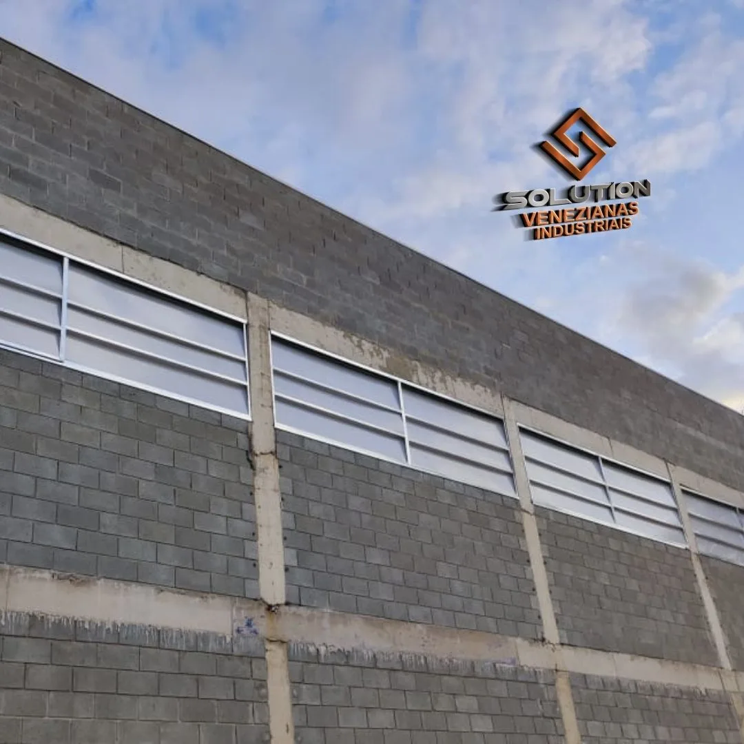 veneziana industrial em seu ambiente valorização do espaço arquitetônico