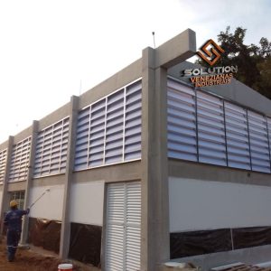 Veneziana Industrial Eficiência Ideal Veneziana Industrial Eficiência Ideal para ventilação e conforto térmico em galpões industriais