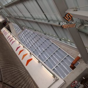 Veneziana Industrial Ótima Integração Arquitetura e Ventilação em Unidade Veneziana Industrial Ótima Integração com arquitetura e ventilação em unidade