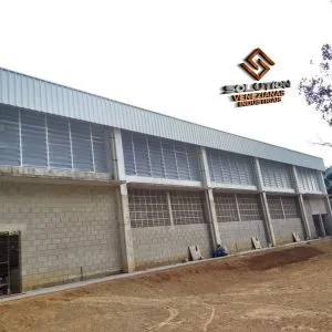 Veneziana Industrial Aleta em Fibra de Vidro com alta resistência e ventilação eficiente para indústrias