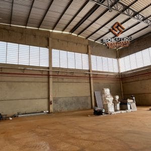 Iluminação Natural: Ambientes Mais Claros e Econômicos com a Veneziana Industrial Em Toda Obra Iluminação Natural com Veneziana Industrial Em Toda Obra da Solution para galpões e ambientes industriais