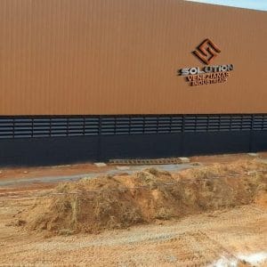 Veneziana Industrial Galvanizada Veneziana Industrial Galvanizada para ventilação e iluminação natural eficiente