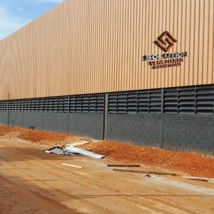 Veneziana Industrial Galvanizada Veneziana Industrial Galvanizada com ventilação permanente para galpões industriais