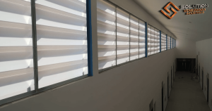 Veneziana Industrial Para Iluminação Natural Veneziana Industrial para iluminação natural da Solution que melhora o ambiente de trabalho