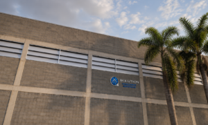 Lanternim Industrial Na Sua Obra aplicado em telhado industrial para melhorar a circulação de ar e reduzir a temperatura interna.